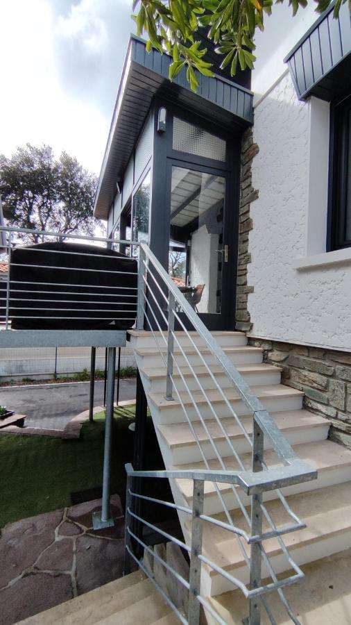 Villa Papillon***. Location Appartement 1Er Etage. رونس لو بين المظهر الخارجي الصورة