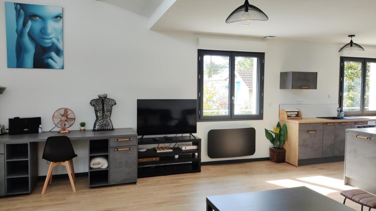 Villa Papillon***. Location Appartement 1Er Etage. رونس لو بين المظهر الخارجي الصورة